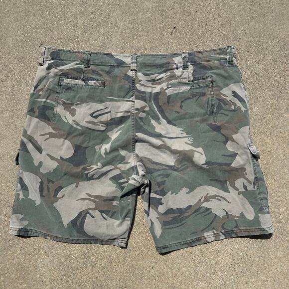 Wrangler Green Camo Stretch Cargo Shorts - Mens Size 46 Regular - Picture 3 of 8